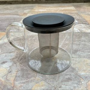 Glass teapot with removable infuser